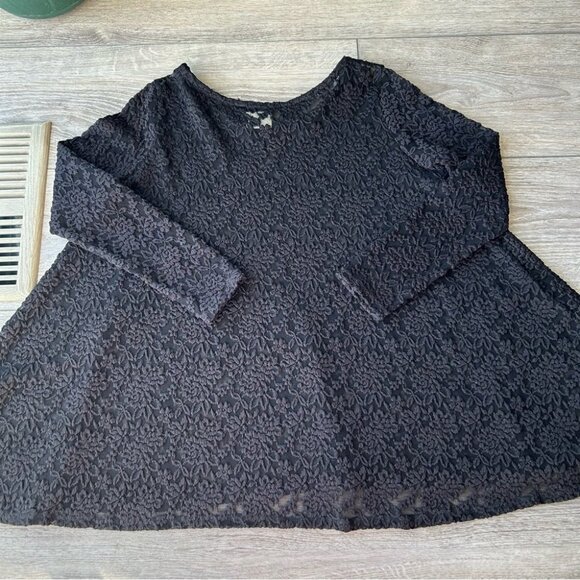 Local Semi Sheer Lace Flared Long Sleeve Top - Picture 11 of 14